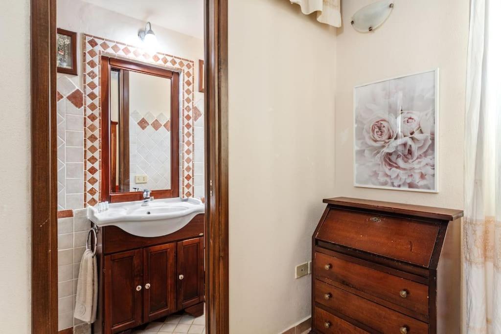 Appartement Elegant Historic House -10 Min To The Center - Olbia
